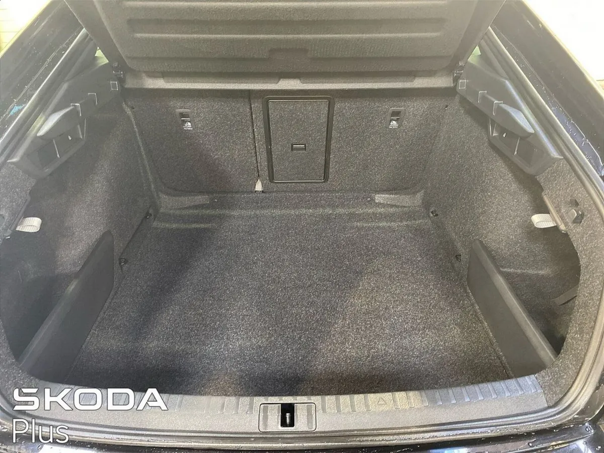 Skoda Octavia Saloon, Diesel, 2026, Black