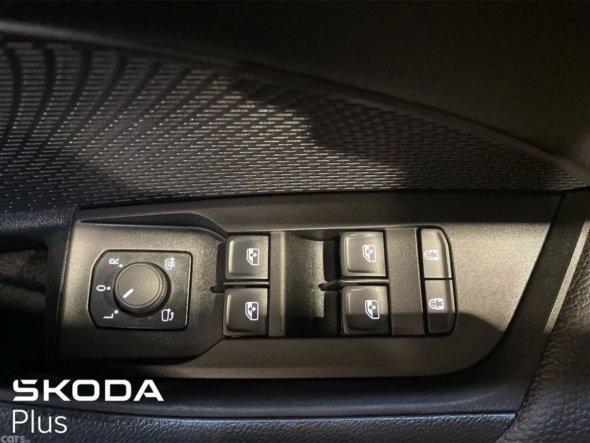 Skoda Octavia Saloon, Diesel, 2026, Black