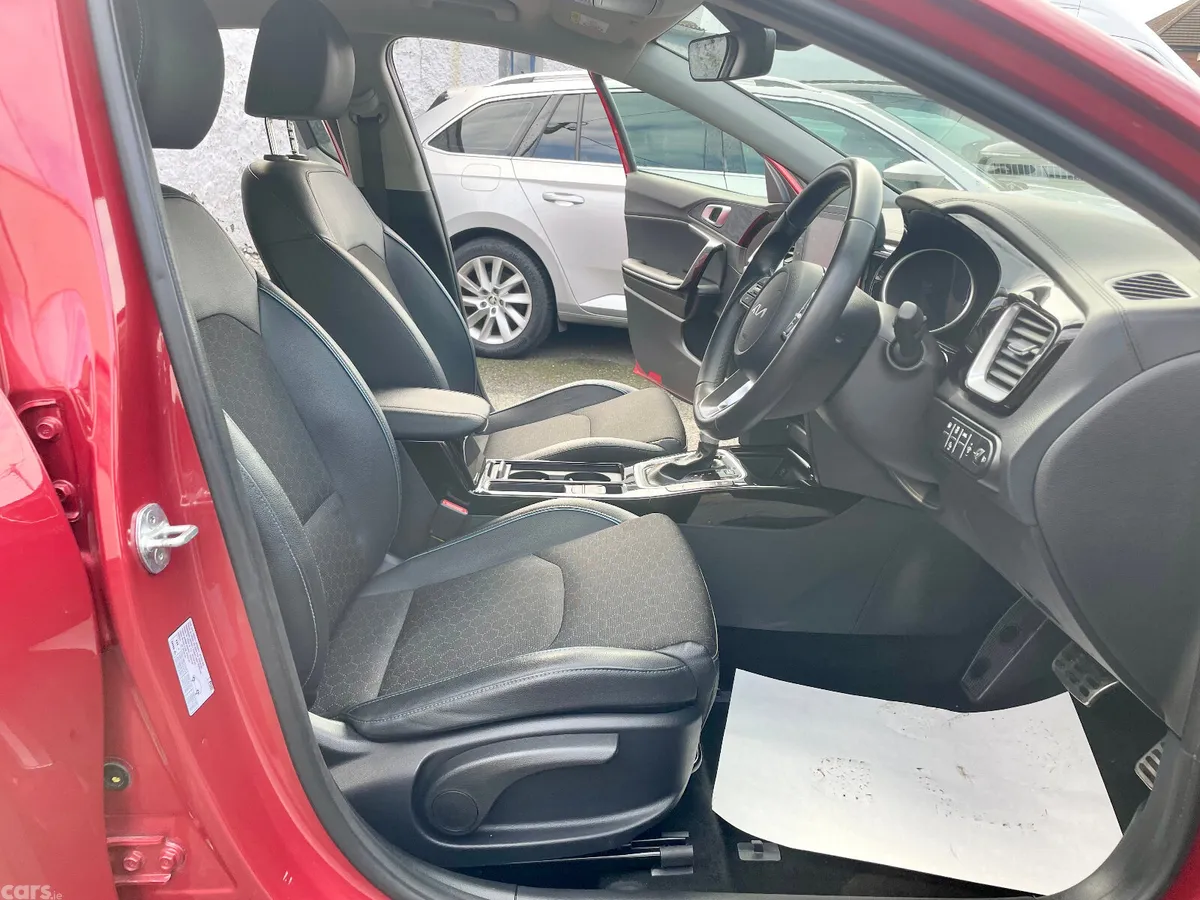 Kia XCeed Hatchback, Petrol Plug-in Hybrid, 2023, Red