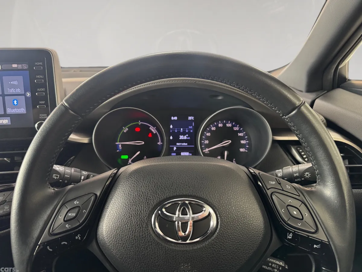 Toyota C-HR SUV, Petrol Hybrid, 2020, White