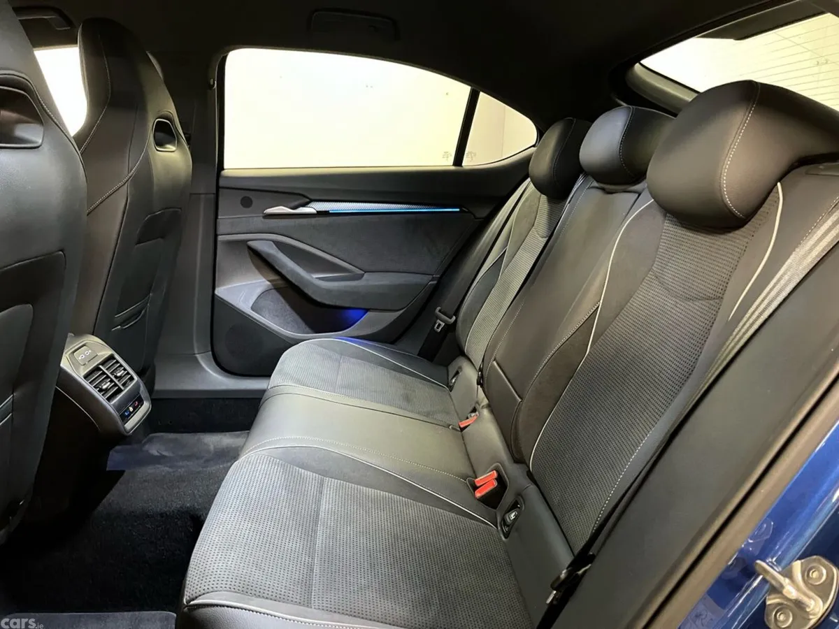 Skoda Superb Saloon, Diesel, 2026, Blue