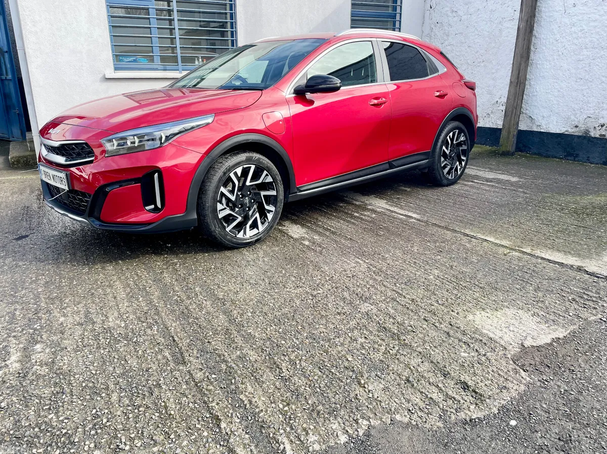 Kia XCeed Hatchback, Petrol Plug-in Hybrid, 2023, Red