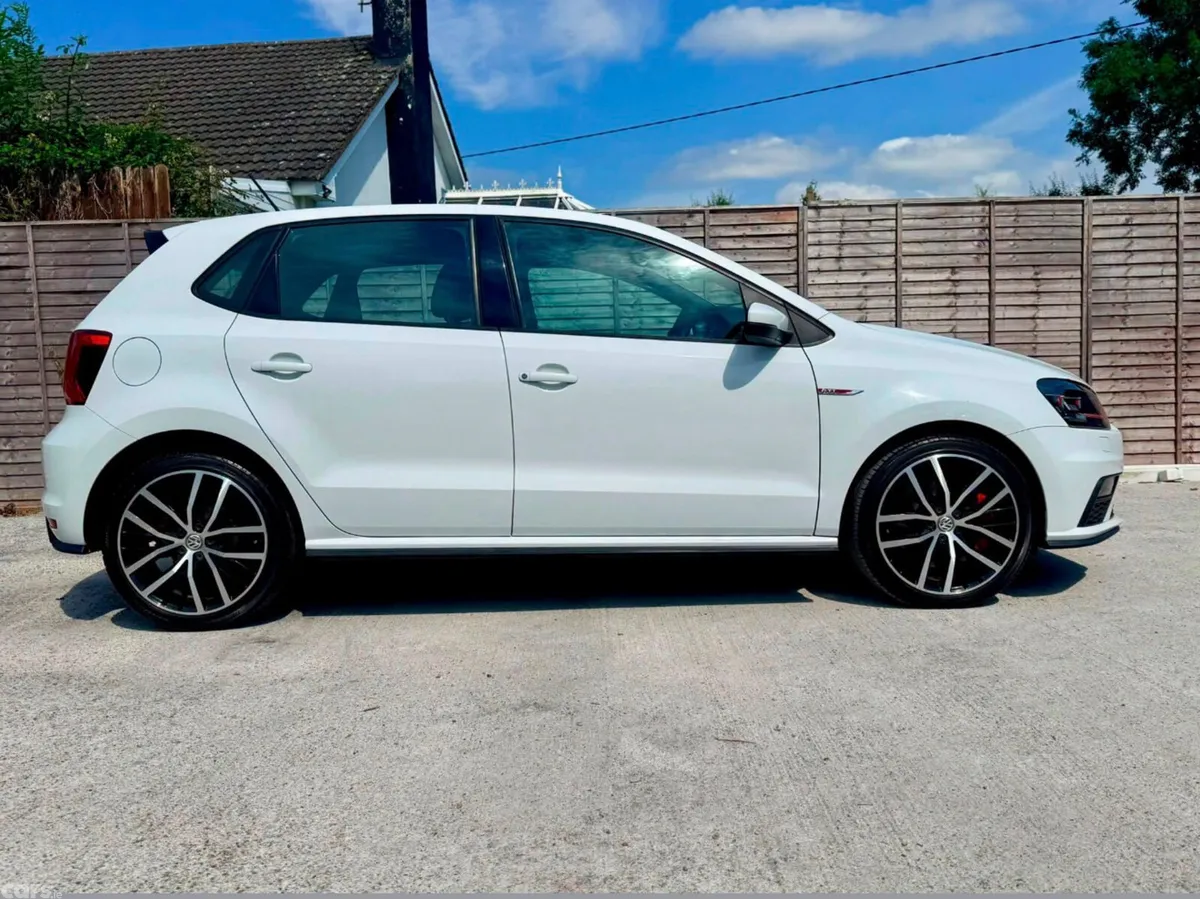 Volkswagen Polo Hatchback, Petrol, 2015, White