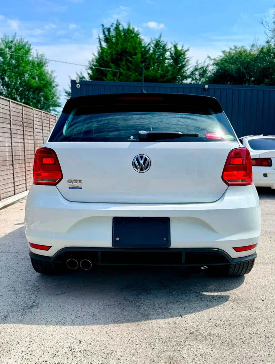 Volkswagen Polo Hatchback, Petrol, 2015, White
