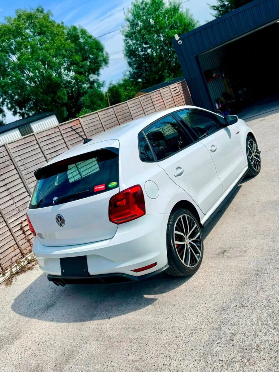 Volkswagen Polo Hatchback, Petrol, 2015, White
