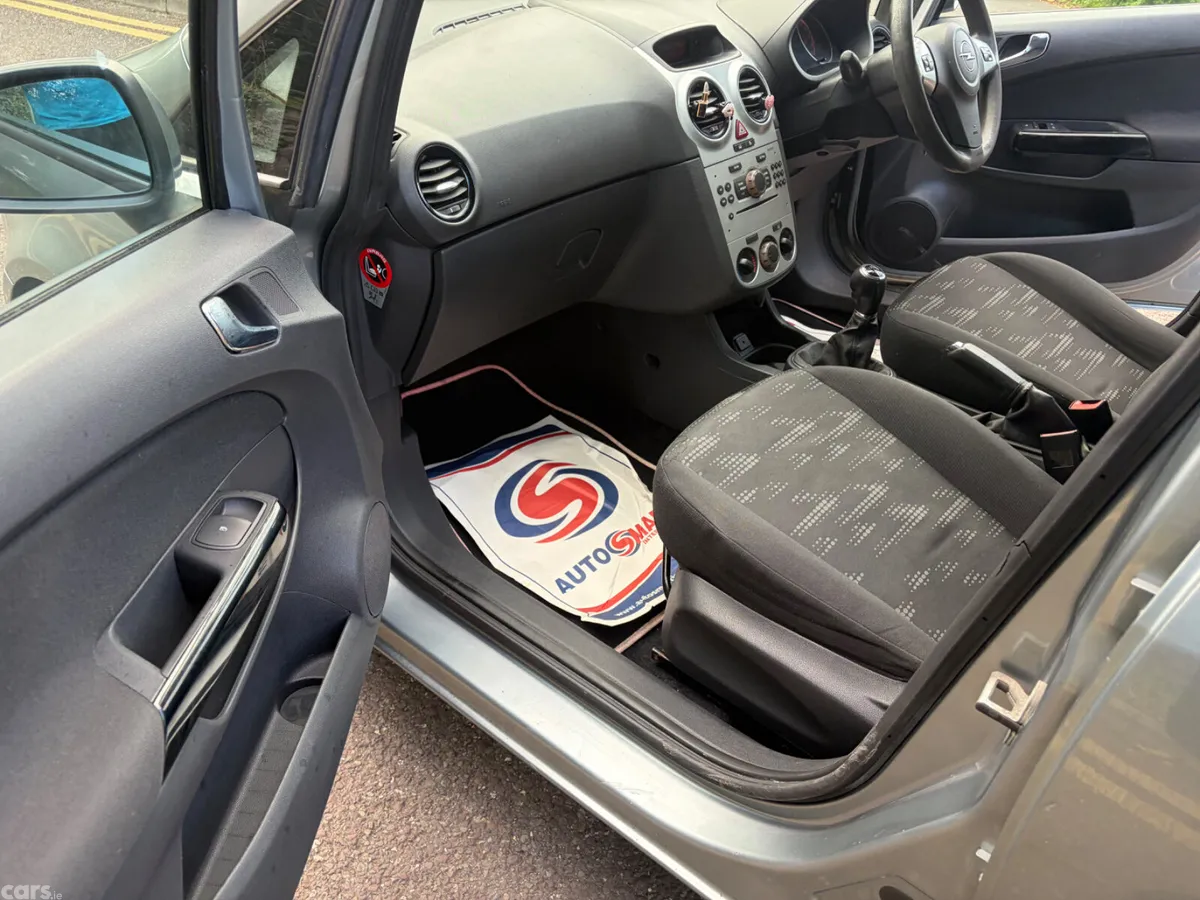 Opel Corsa Hatchback, Petrol, 2011, Silver
