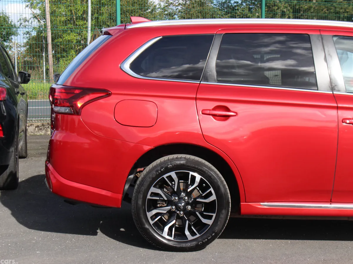 Mitsubishi Outlander SUV, Petrol Plug-in Hybrid, 2018, Red