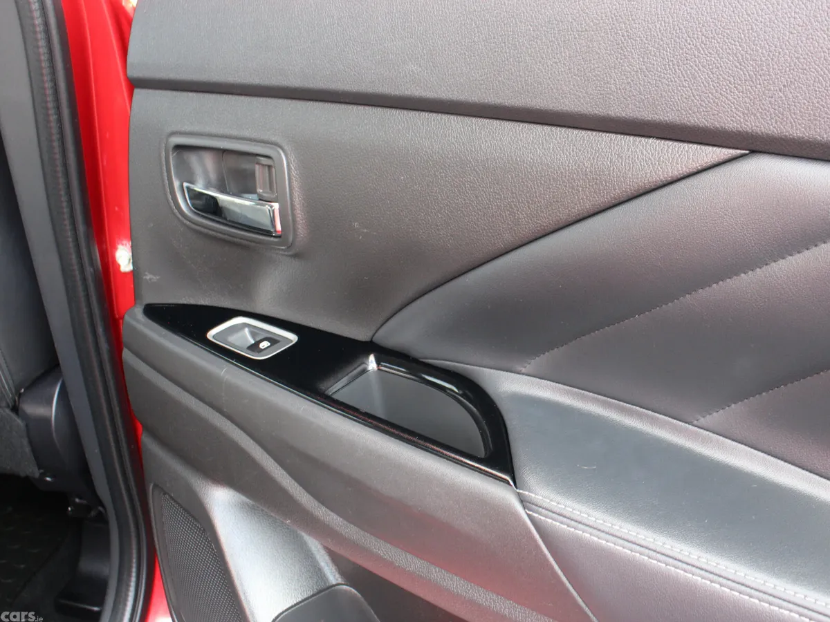 Mitsubishi Outlander SUV, Petrol Plug-in Hybrid, 2018, Red
