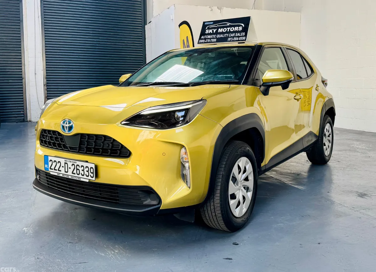Toyota Yaris Cross Estate, Petrol Hybrid, 2022, Gold