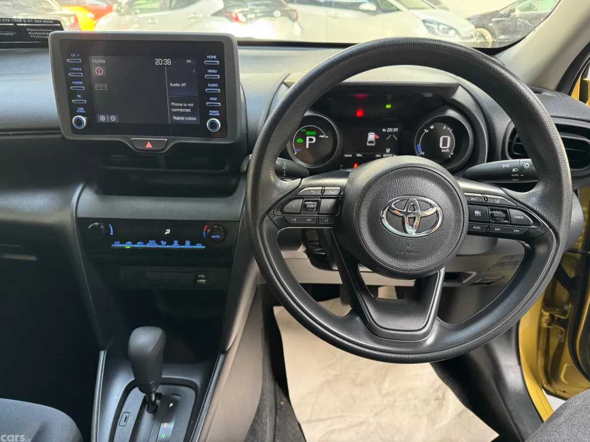 Toyota Yaris Cross Estate, Petrol Hybrid, 2022, Gold