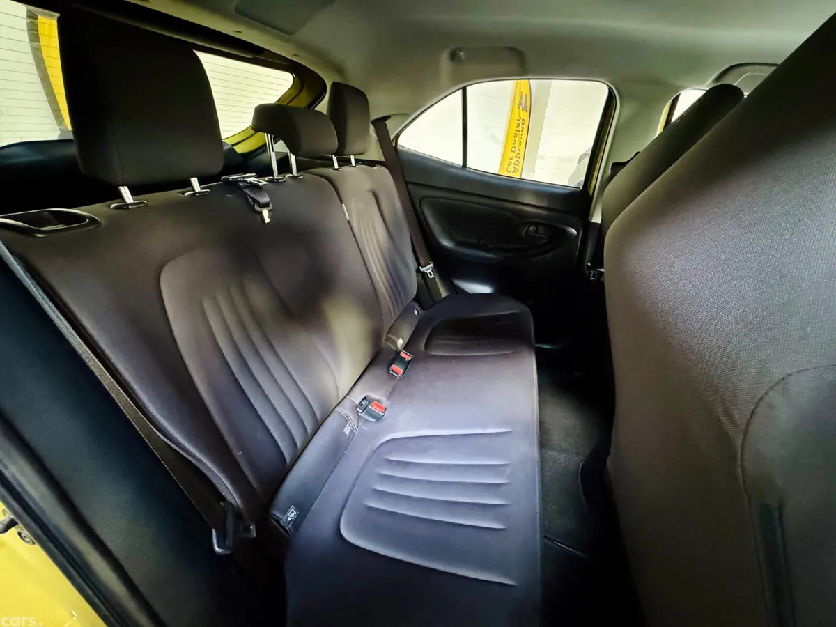 Toyota Yaris Cross Estate, Petrol Hybrid, 2022, Gold
