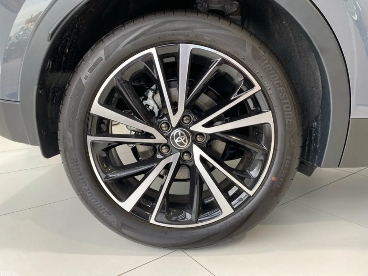 Toyota C-HR SUV, Petrol Hybrid, 2026, Grey