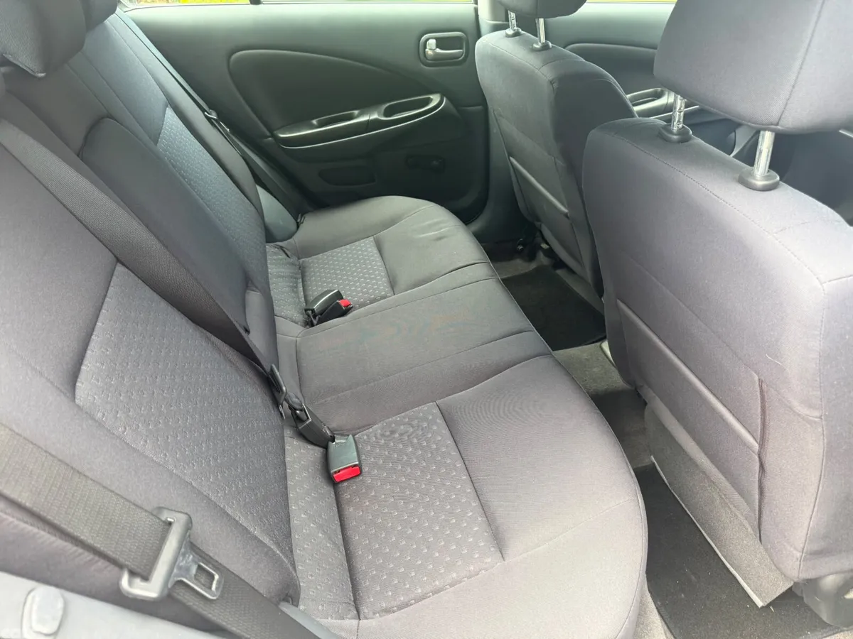 Nissan Almera Hatchback, Petrol, 2007, Silver