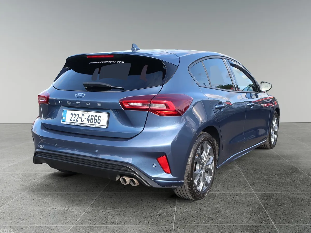 Ford Focus Hatchback, Diesel, 2023, Blue