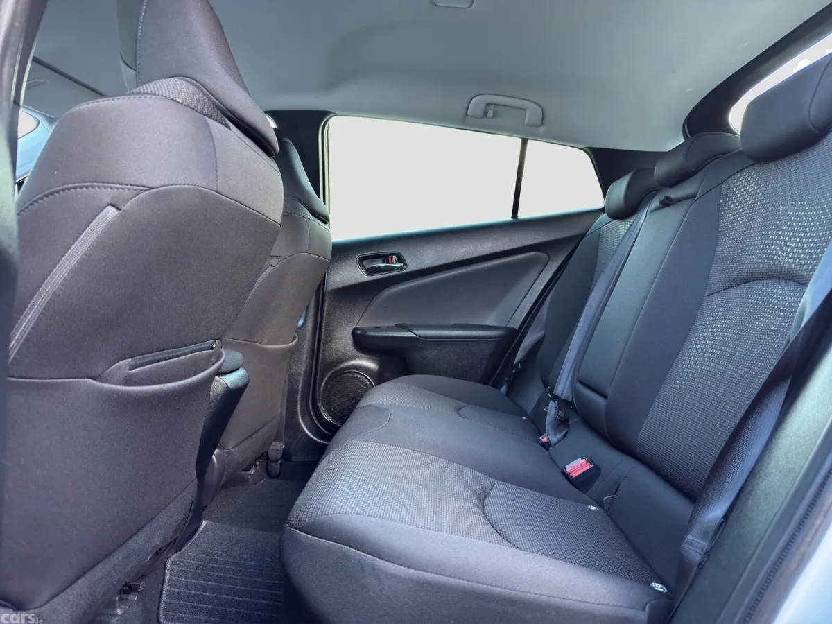 Toyota Prius Hatchback, Petrol Hybrid, 2022, White