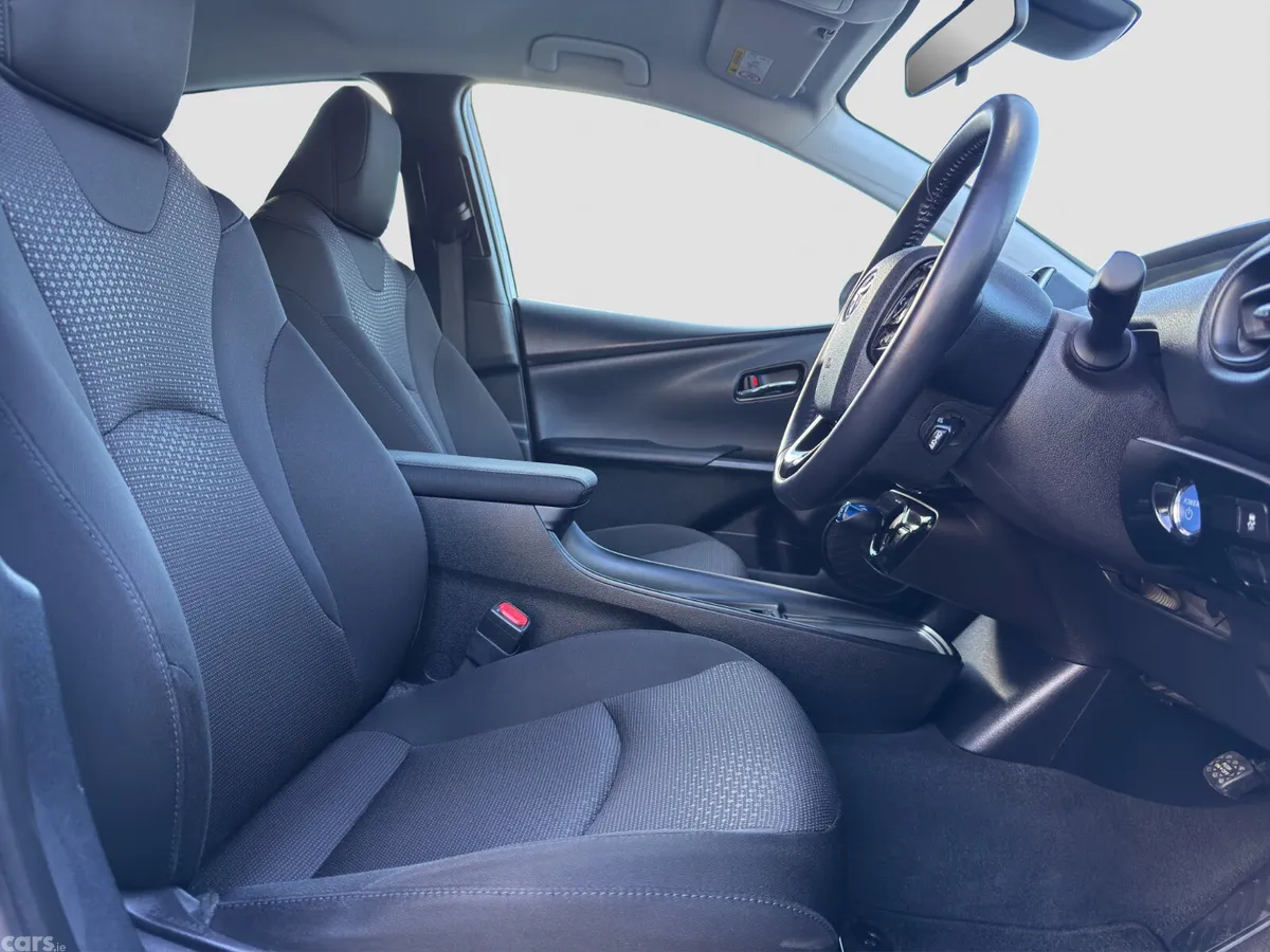 Toyota Prius Hatchback, Petrol Hybrid, 2022, White