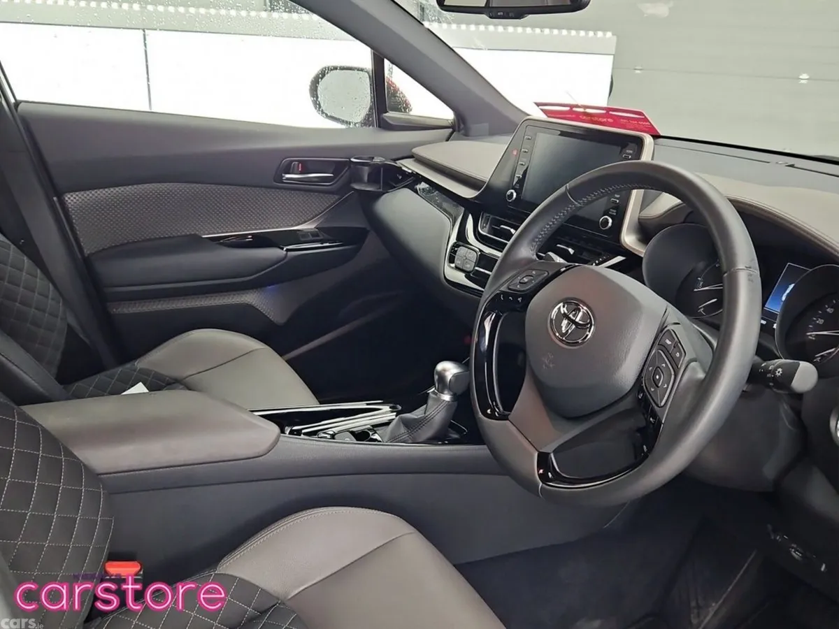 Toyota C-HR SUV, Petrol Hybrid, 2023, Red