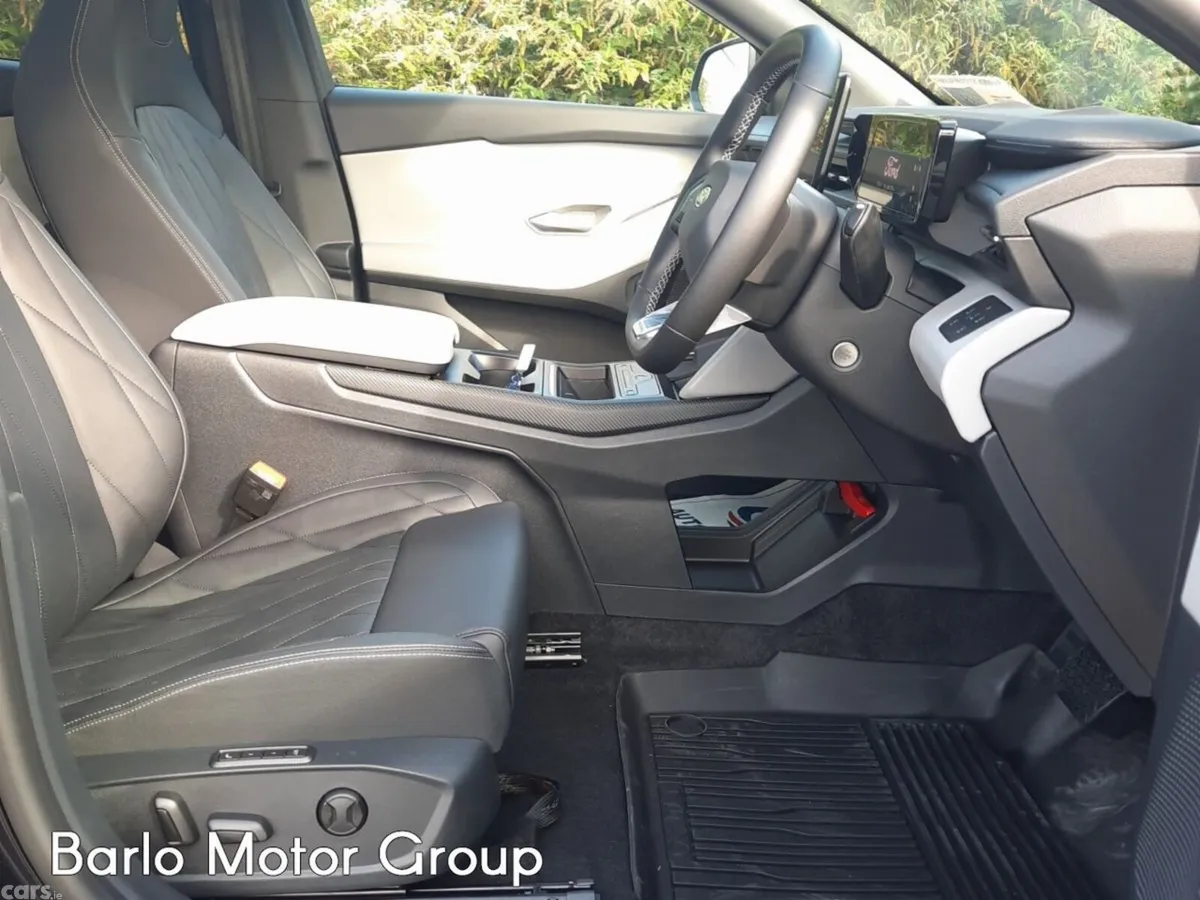 Ford Explorer MPV, Electric, 2026, Black