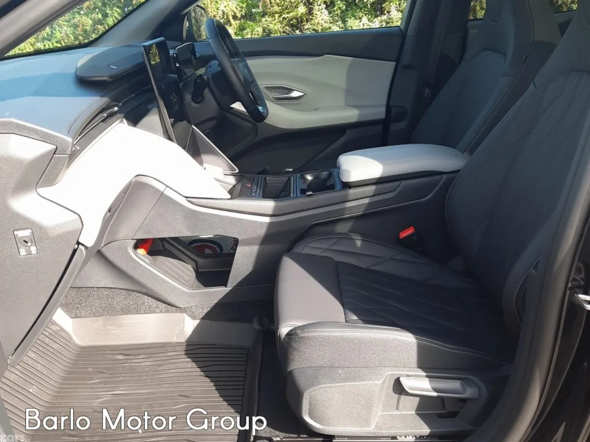 Ford Explorer MPV, Electric, 2026, Black