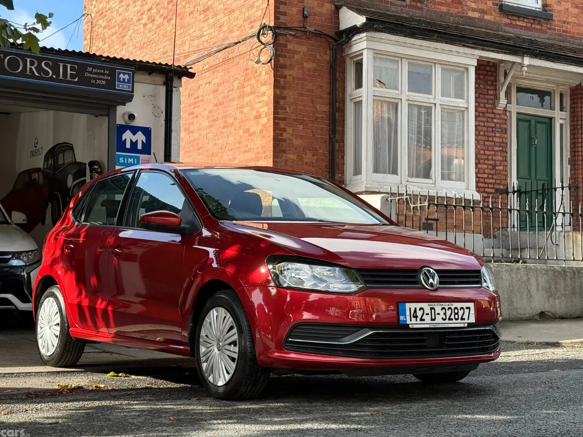 Volkswagen Polo Hatchback, Petrol, 2014, Red