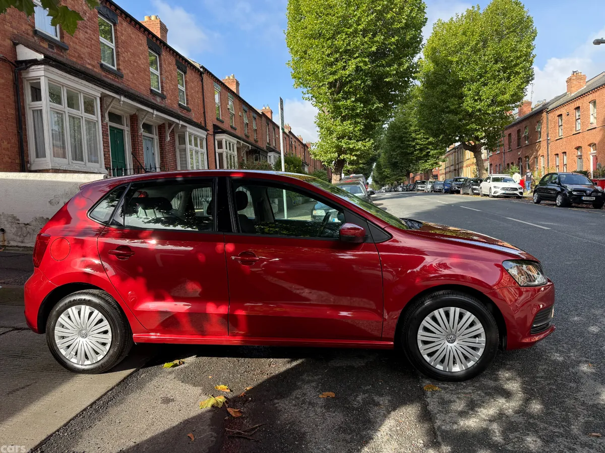 Volkswagen Polo Hatchback, Petrol, 2014, Red