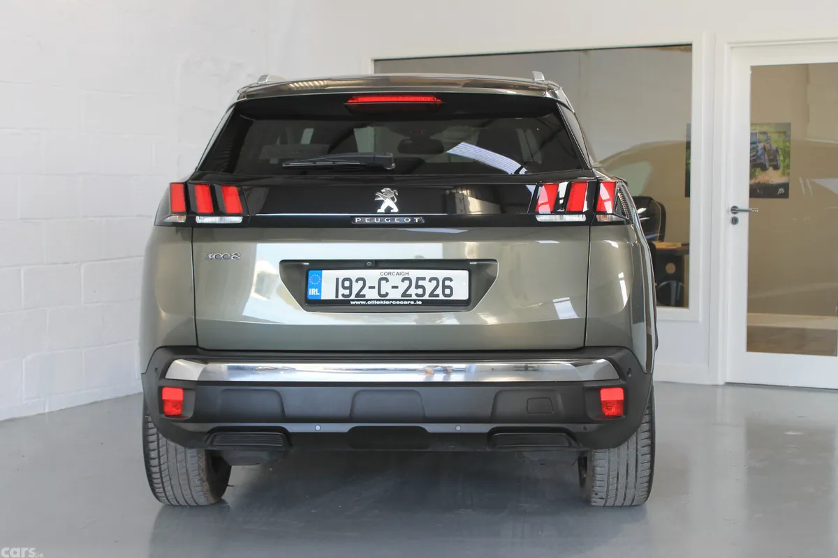 Peugeot 3008 MPV, Diesel, 2019, Grey