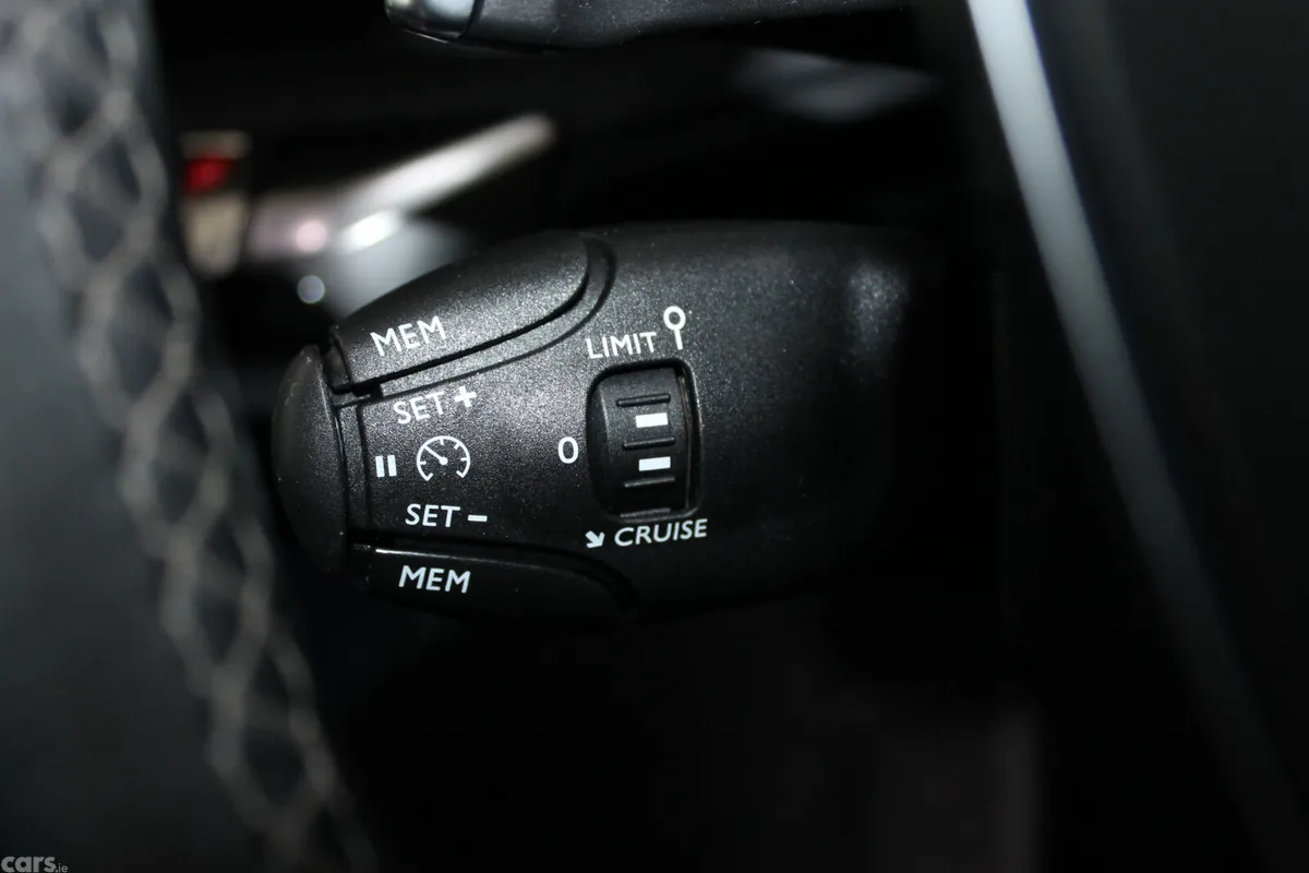 Peugeot 3008 MPV, Diesel, 2019, Grey