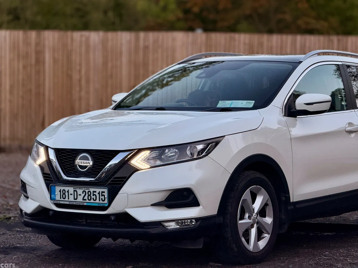 Nissan Qashqai MPV, Petrol, 2018, White