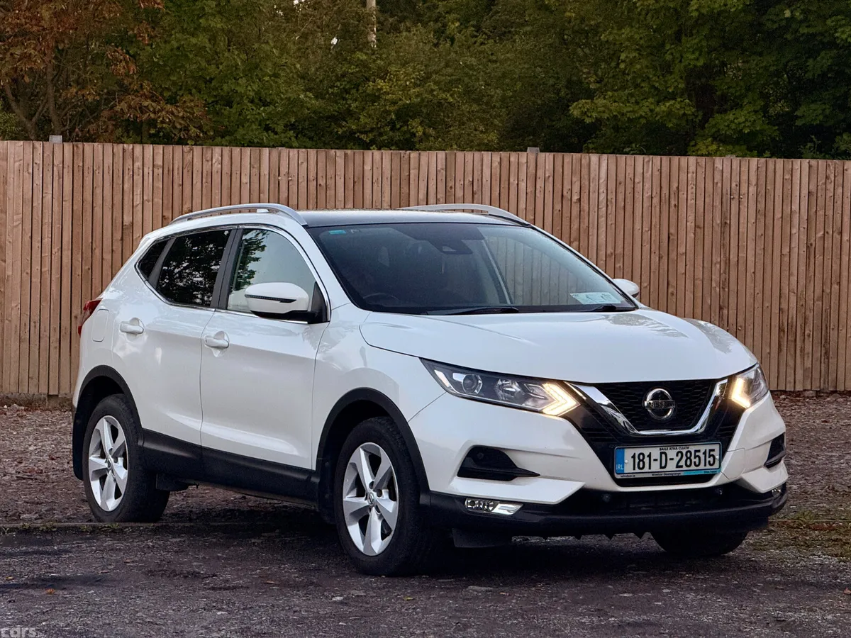 Nissan Qashqai MPV, Petrol, 2018, White