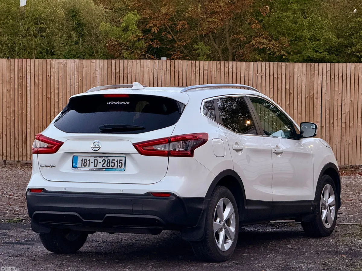 Nissan Qashqai MPV, Petrol, 2018, White