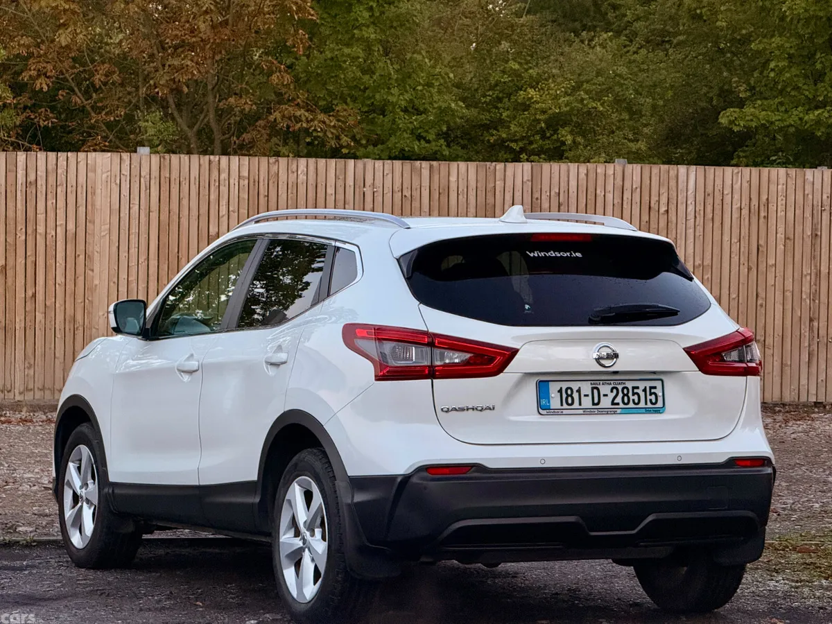 Nissan Qashqai MPV, Petrol, 2018, White