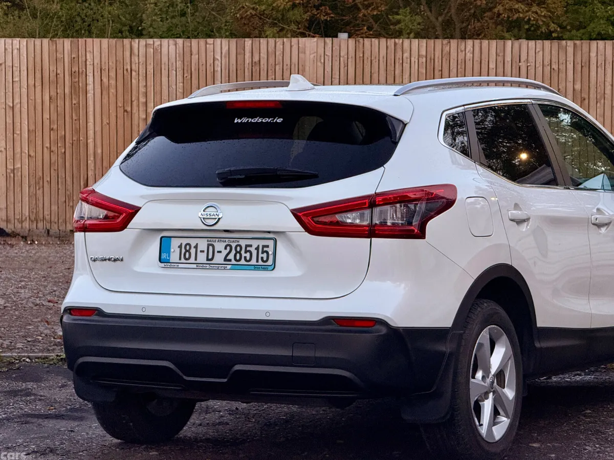 Nissan Qashqai MPV, Petrol, 2018, White