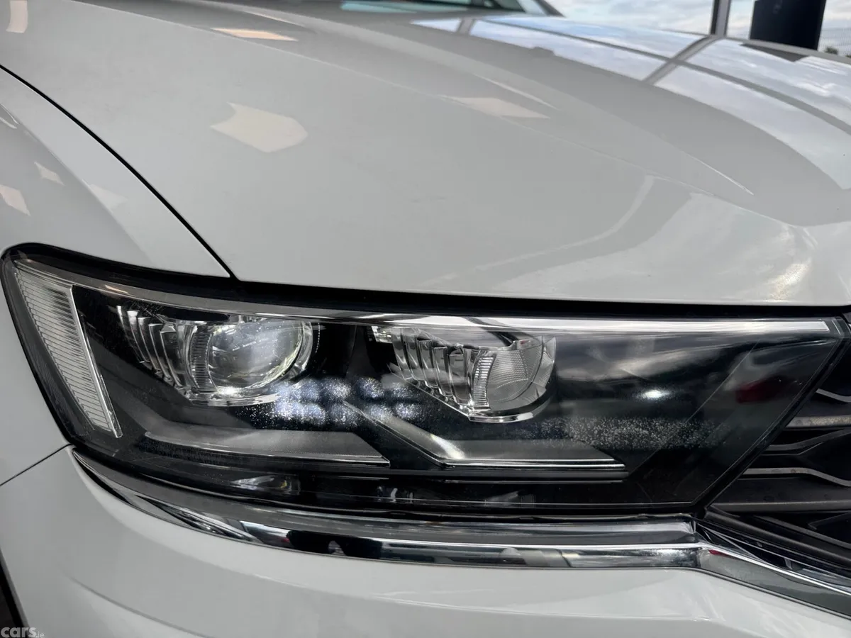 Volkswagen T-Roc SUV, Diesel, 2021, White