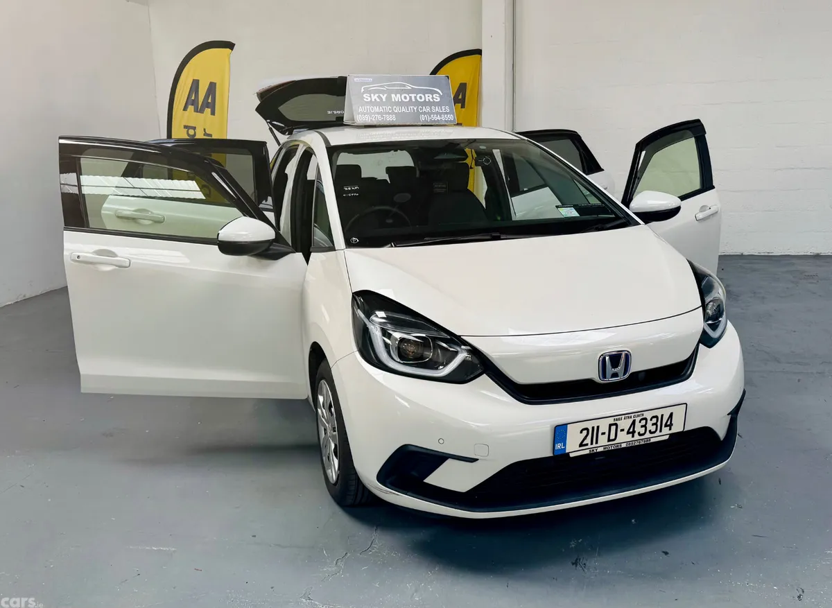 Honda Fit Hatchback, Petrol Hybrid, 2021, White