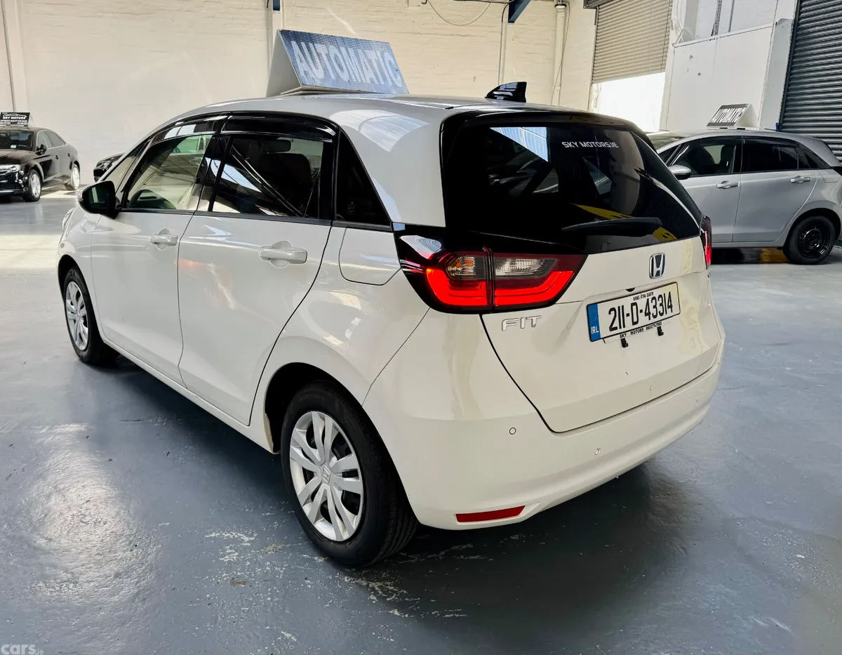 Honda Fit Hatchback, Petrol Hybrid, 2021, White