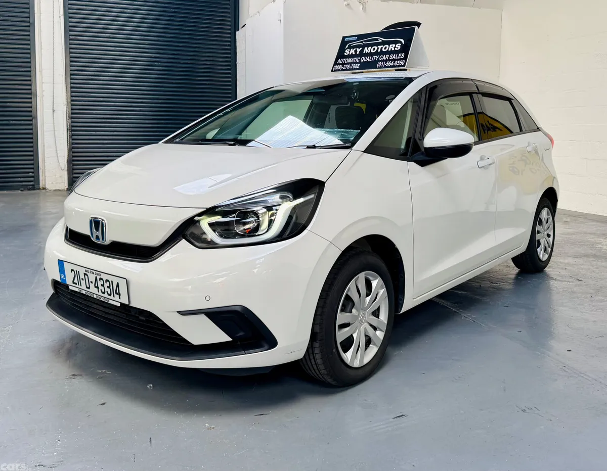 Honda Fit Hatchback, Petrol Hybrid, 2021, White