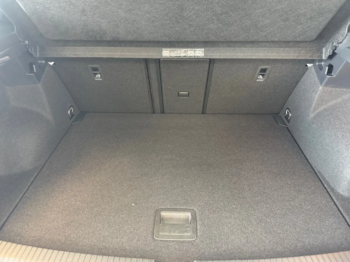 Volkswagen T-Roc SUV, Diesel, 2021, White