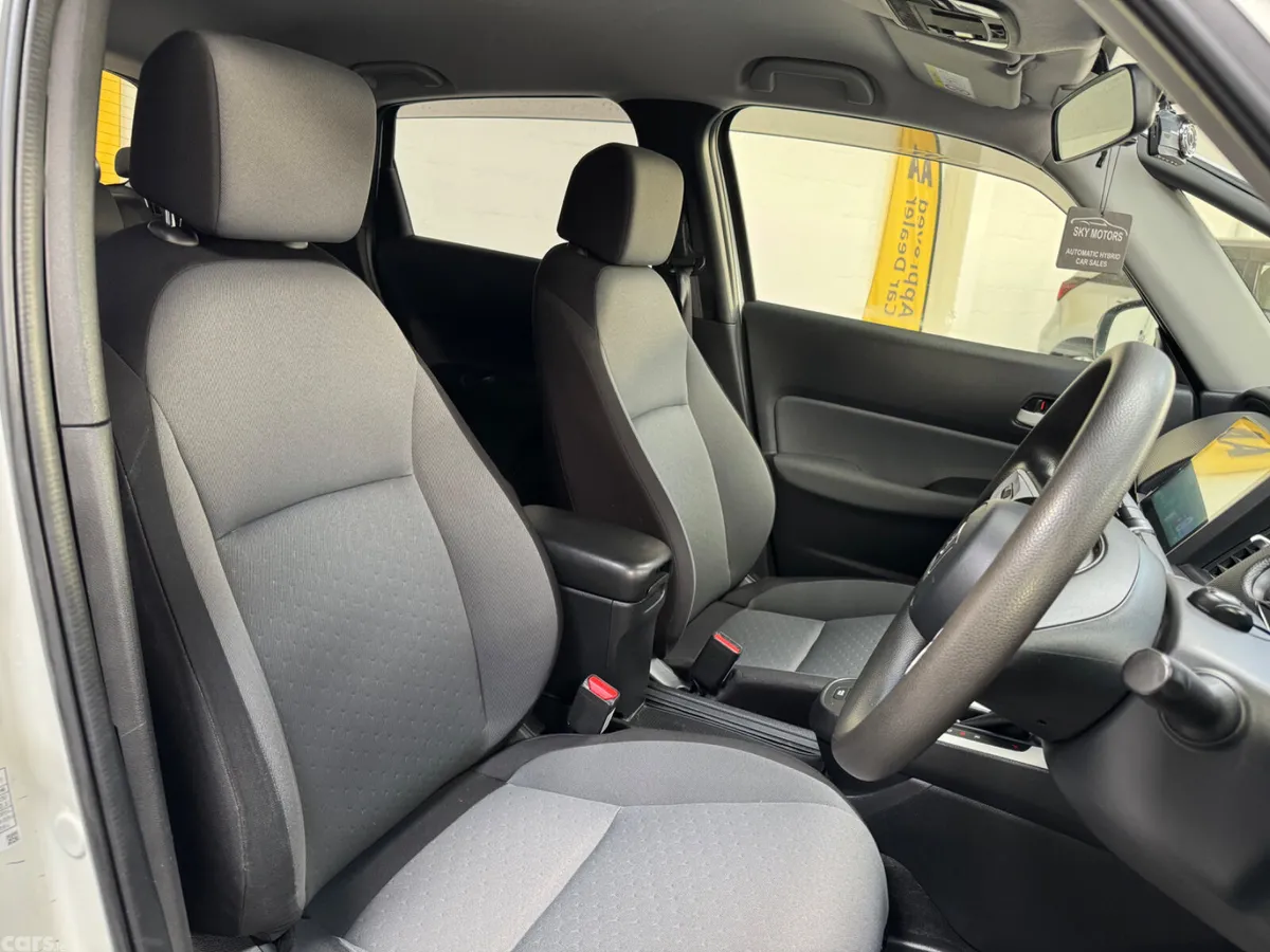 Honda Fit Hatchback, Petrol Hybrid, 2021, White