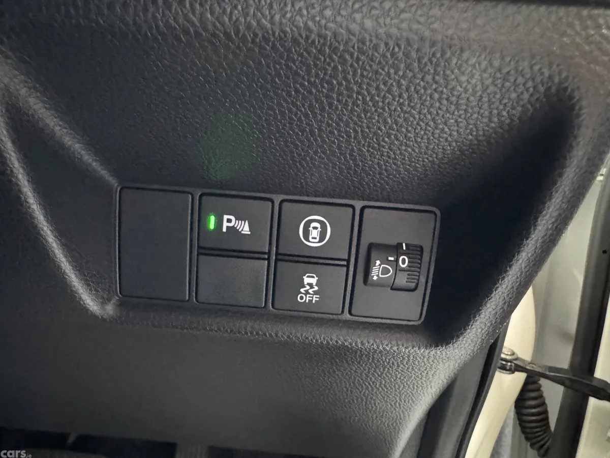 Honda Fit Hatchback, Petrol Hybrid, 2021, White