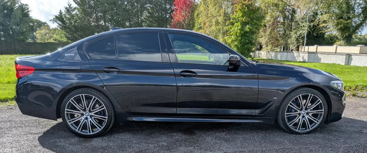 BMW 5-Series Saloon, Petrol Plug-in Hybrid, 2018, Black