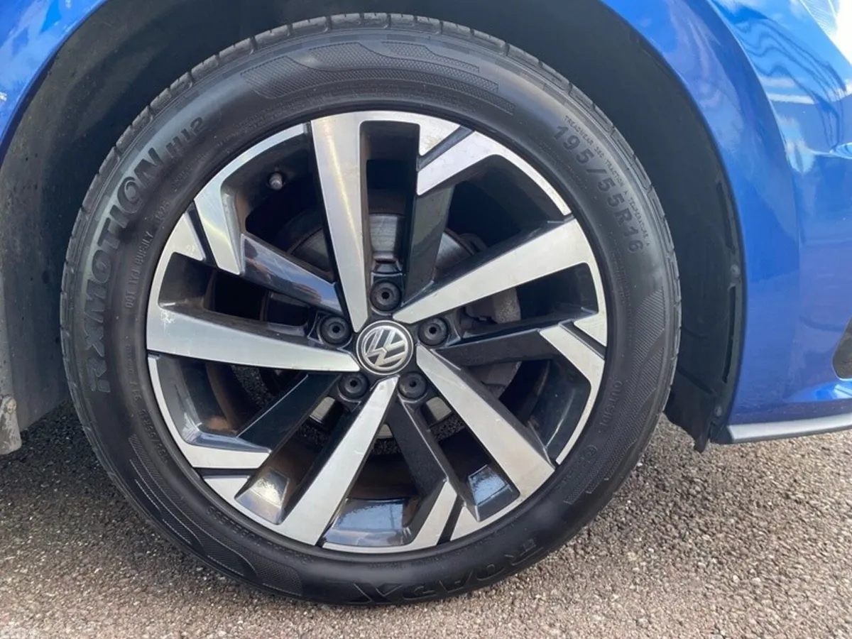 Volkswagen Polo Hatchback, Petrol, 2020, Blue