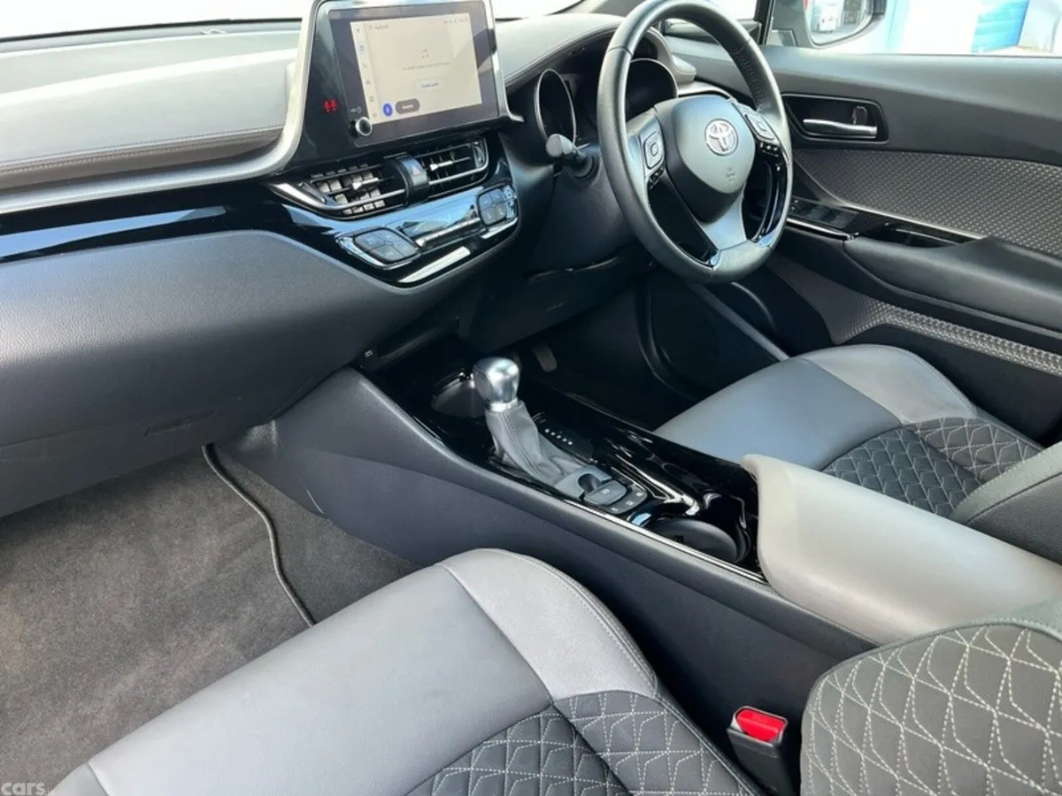 Toyota C-HR SUV, Petrol Hybrid, 2023, Grey