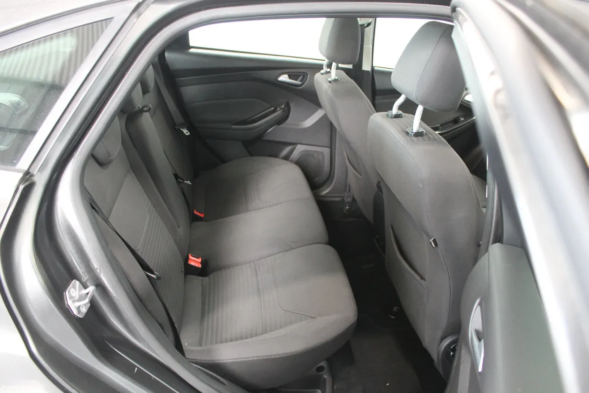 Ford Focus Saloon, Diesel, 2018, Grey