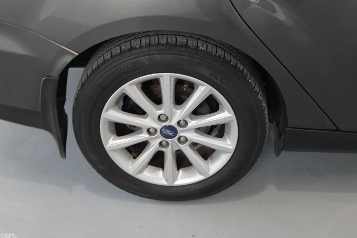 Ford Focus Saloon, Diesel, 2018, Grey