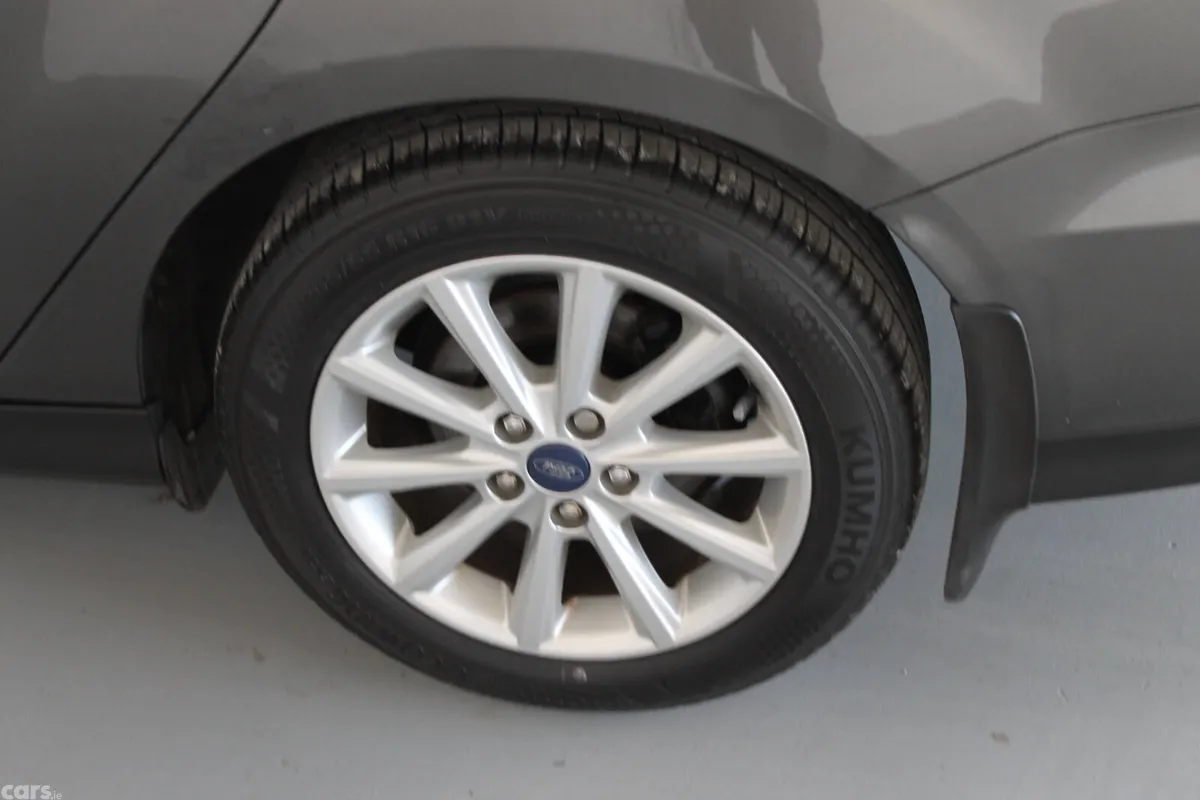 Ford Focus Saloon, Diesel, 2018, Grey