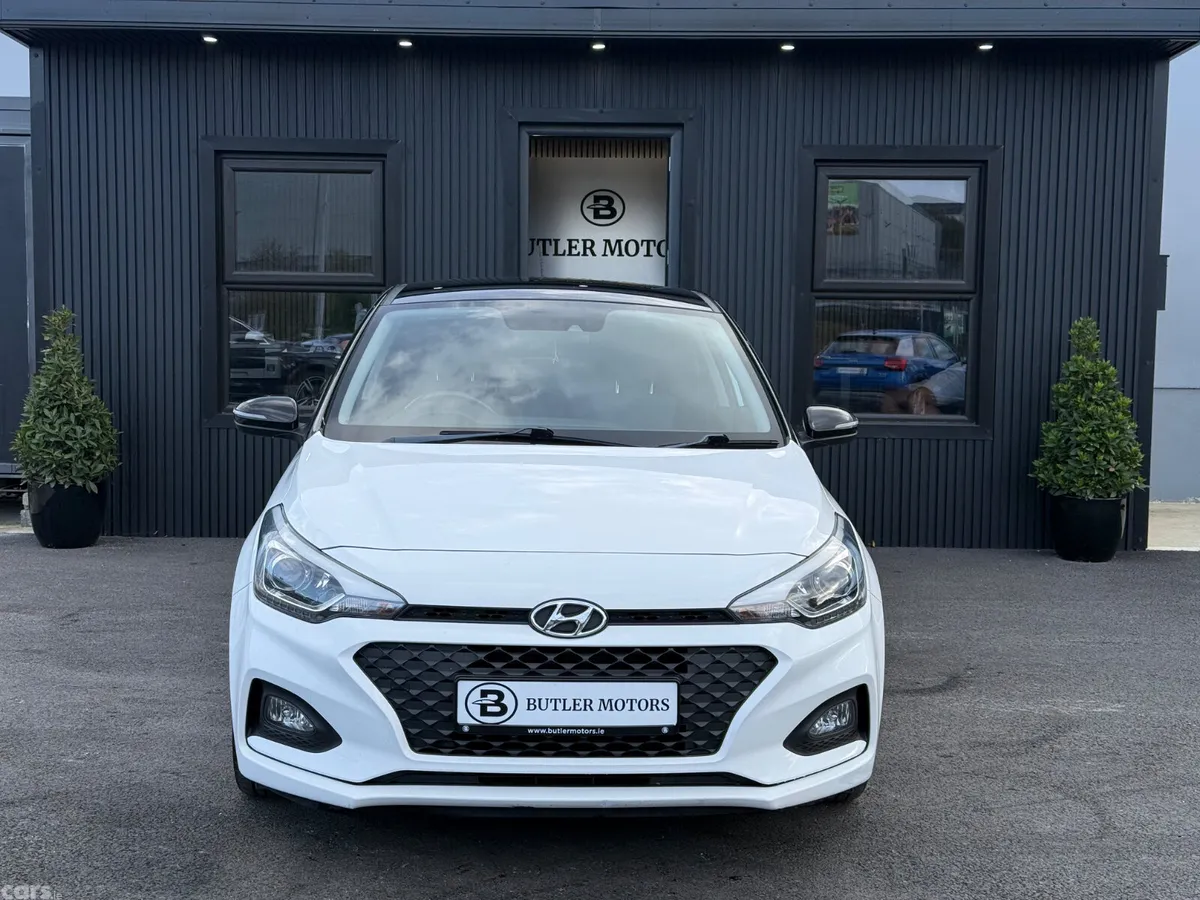 Hyundai i20 Hatchback, Petrol, 2019, White