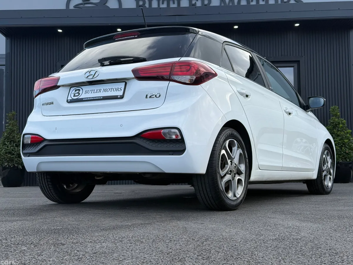 Hyundai i20 Hatchback, Petrol, 2019, White