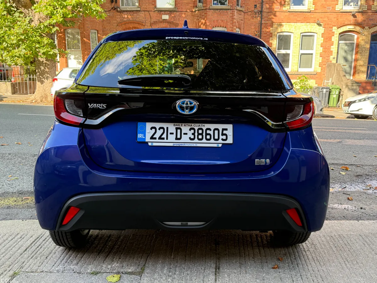 Toyota Yaris Hatchback, Petrol Hybrid, 2022, Blue