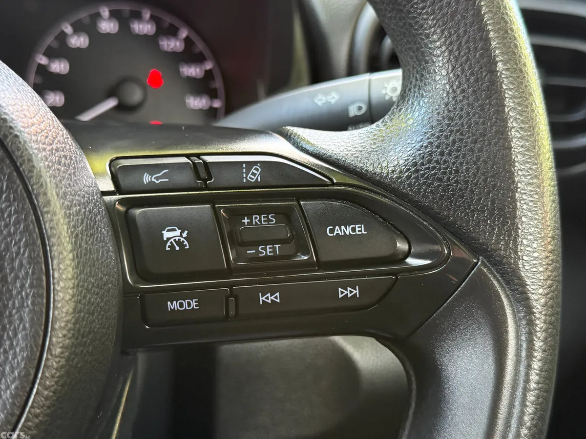 Toyota Yaris Hatchback, Petrol Hybrid, 2022, Blue