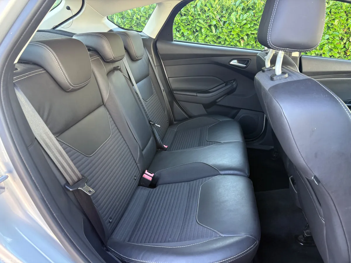 Ford Focus Hatchback, Diesel, 2015, Silver